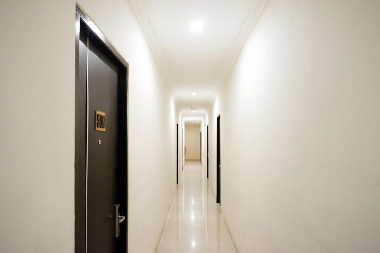 Reddoorz Plus At Grand Pacifik Hotel Makassar Exteriör bild