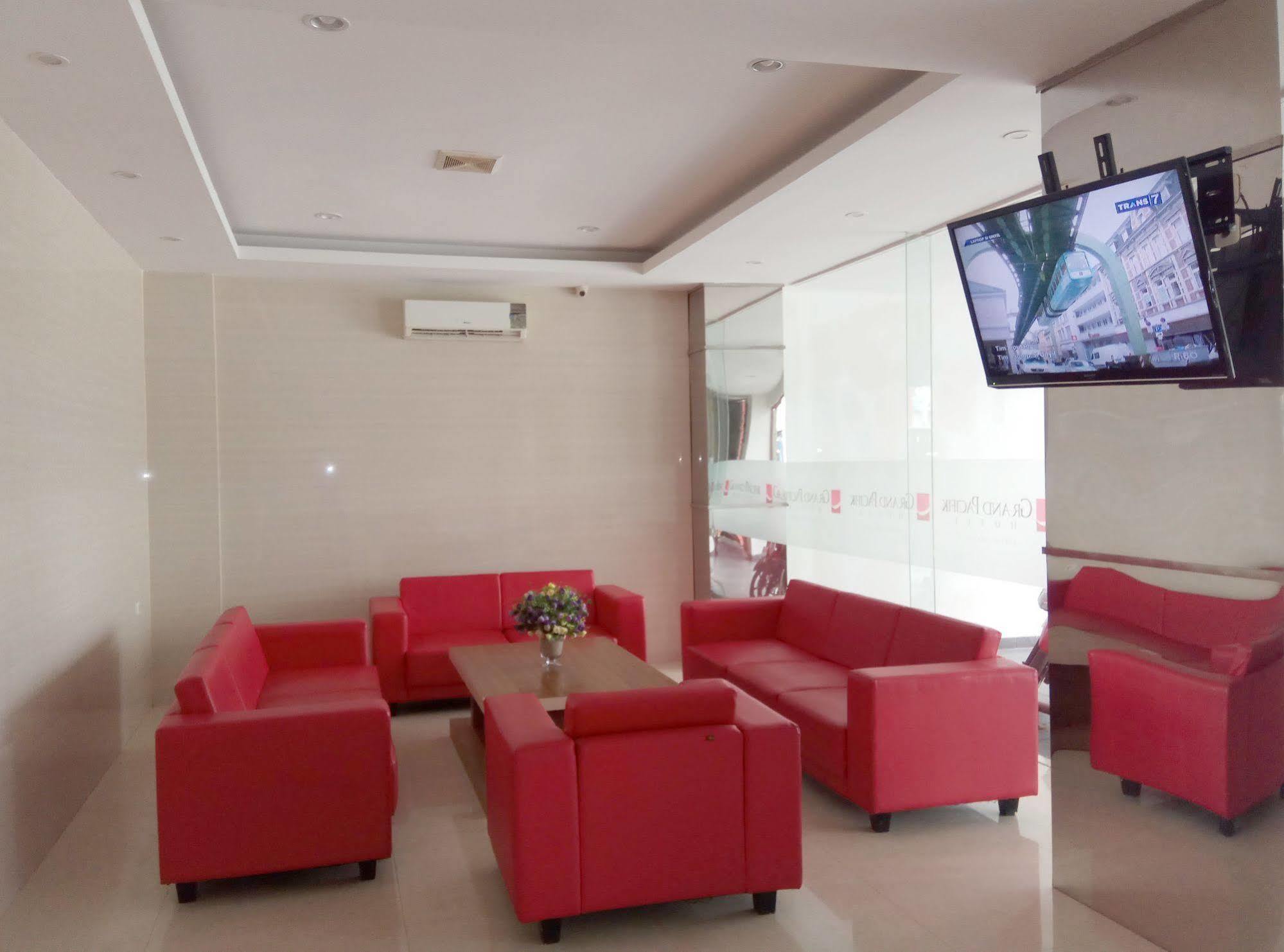 Reddoorz Plus At Grand Pacifik Hotel Makassar Exteriör bild