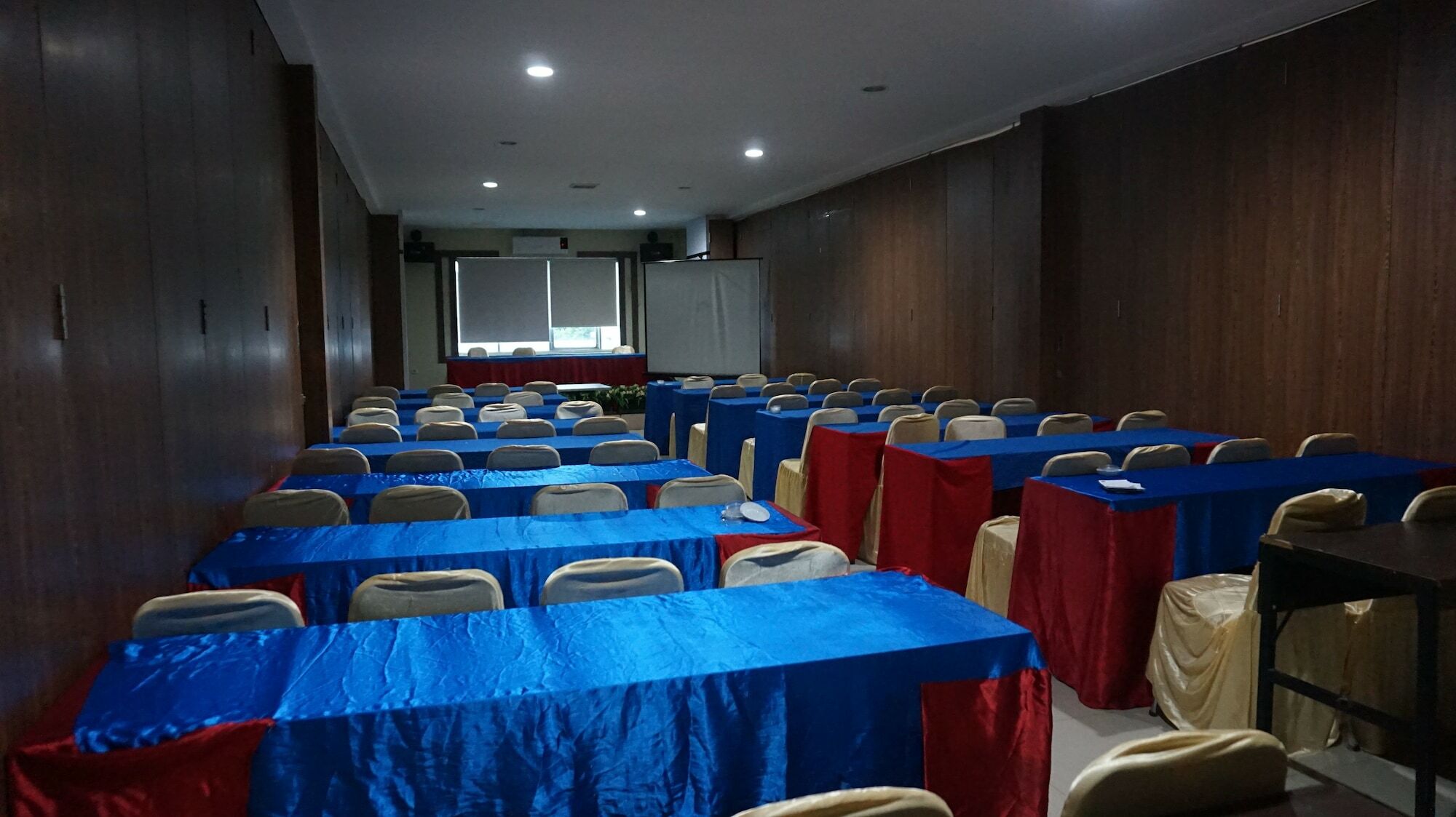 Reddoorz Plus At Grand Pacifik Hotel Makassar Exteriör bild